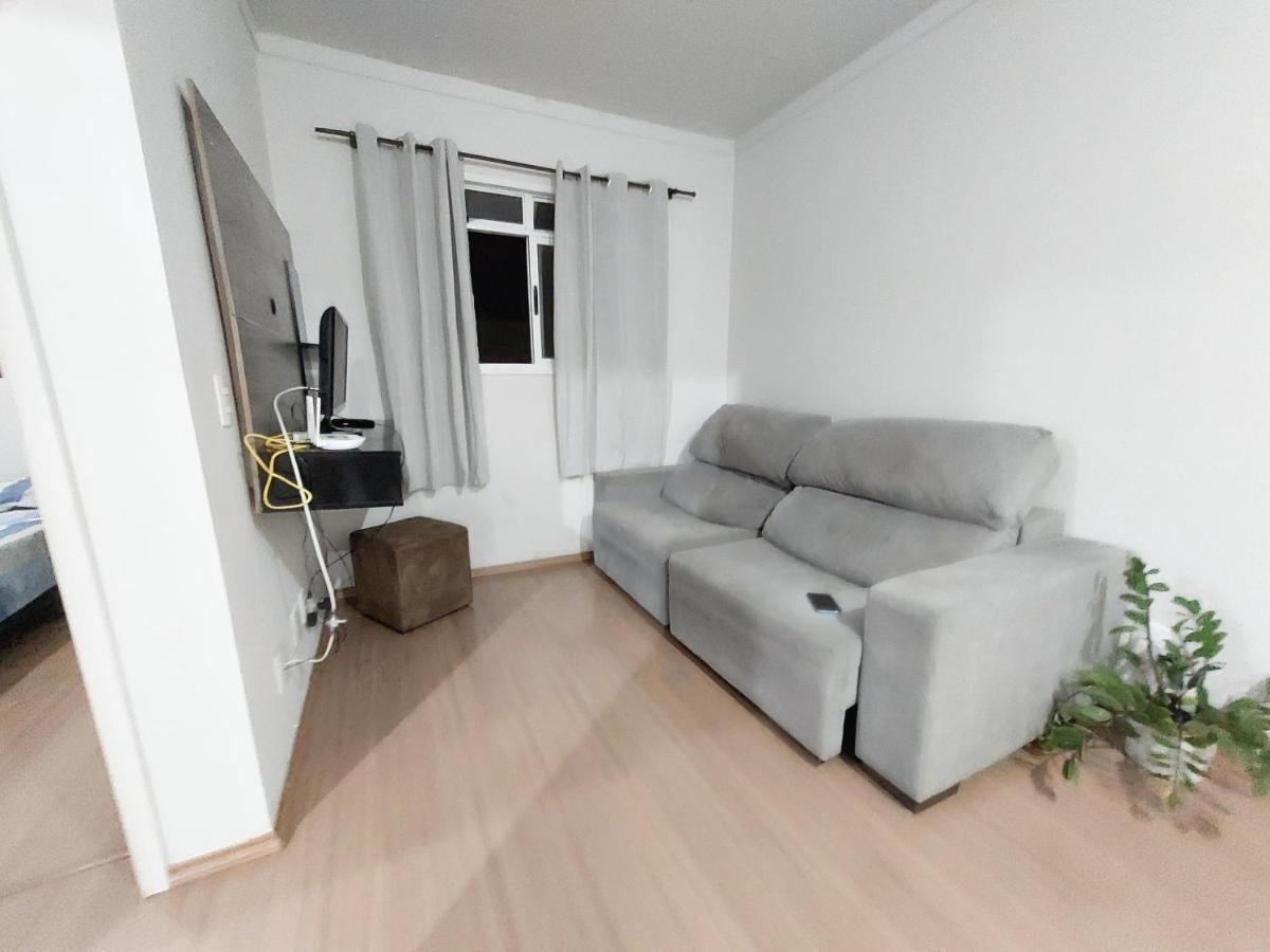 Apartamento Prox A Saul Elkind Com Estacionamento Londrina